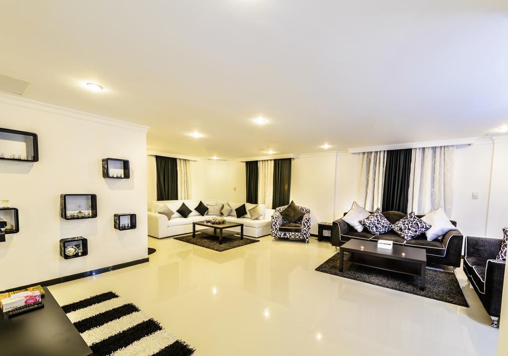 Bravo Royal Hotel Suites Kuwait City Exterior foto